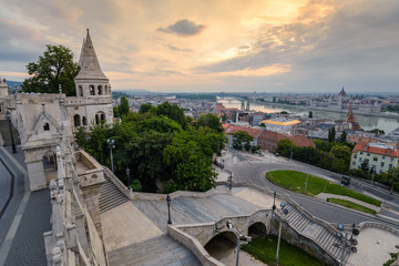Naklejka premium Halaszbastya Fisherman Bastion and Budapest city skyline, Budapest, Hungary