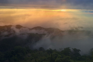 Obraz premium Morning mist is a natural phenomenon. When hot air hits cold air.