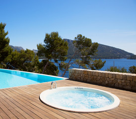 Beautiful Luxury Home with Swimming Pool