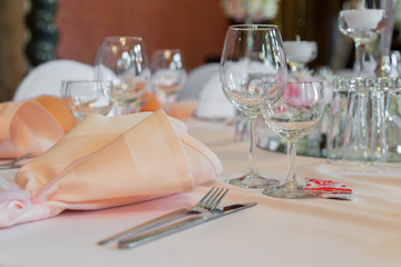 Serving banquet table