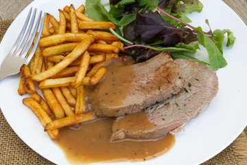 rôti de boeuf et frites
