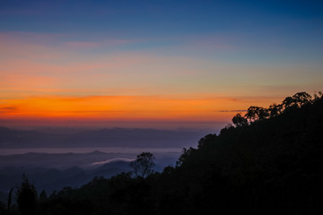 The sun rises early in the morning.