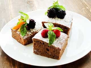 Brownie with berries