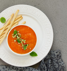 Spanish tomato soup with gazpacho from yellow tomatoes.