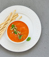 Spanish tomato soup with gazpacho from yellow tomatoes.