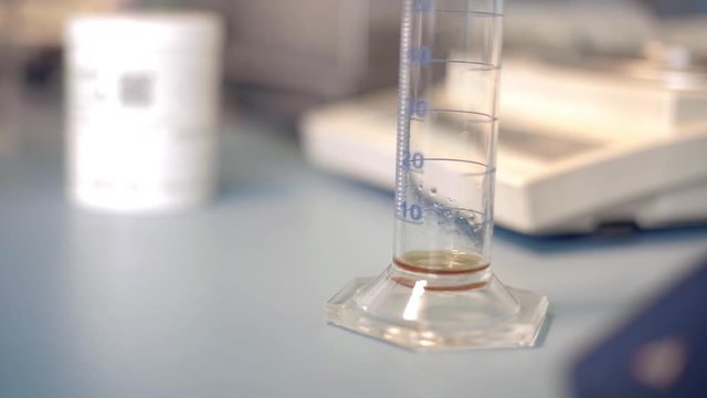 Contagocce in laboratorio