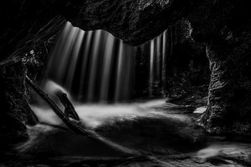 Le saut de Charmines (01-Fr)