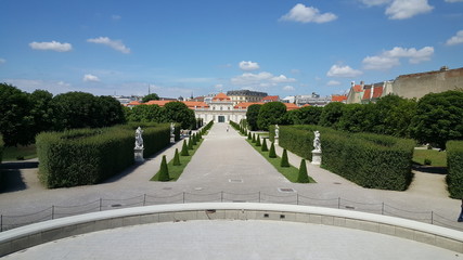 Fototapeta premium Fountain in garden of Belvedere Palace