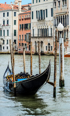 Fototapeta na wymiar Eine majestätische Gondel in den Kanälen von Venedig