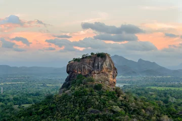 Der Fels Sigiriya im Abendrot von Sri Lanka © dominikfrings