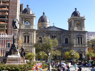 ムリリョ広場　カテドラル