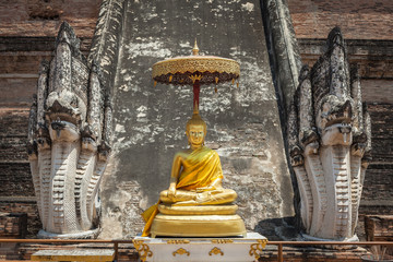 Buddha Between Two Statues - Chedi Luang