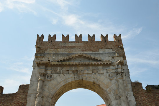 Römertor Bilder – Durchsuchen 838 Archivfotos, Vektorgrafiken und ...