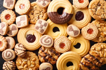  Mooie cookies geassorteerde close-up. achtergrond horizontaal bovenaanzicht © FomaA
