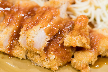 spaghetti with fried pork japanese stylep