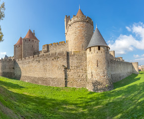 Fototapeta na wymiar remparts de la Cité médiévale de Carcassonne, Aude, France 