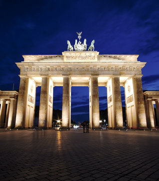 Berlin Brandenburger Gate at night