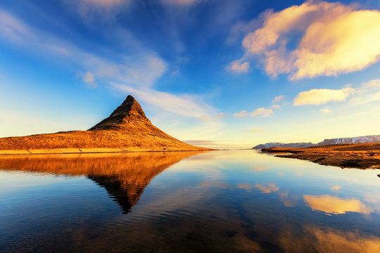 Mountain Kirkjufell, reflection, Western Iceland