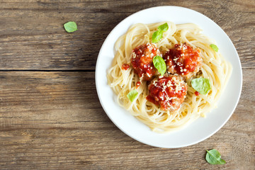 Spaghetti pasta with meatballs