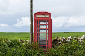 古い電話ボックス　UK landscape with old phone box