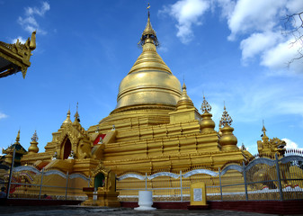 Fototapeta premium Mandalay temple