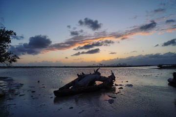 Sonnenuntergang an einer Lagune in Playa Santa Lucia  auf Kuba | Karibik
