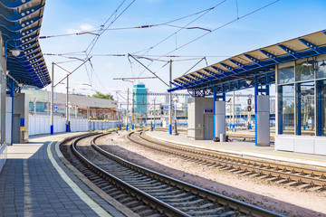Fototapeta na wymiar Platforms at the railway station