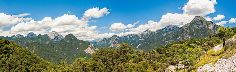 Fototapeta na wymiar Beatiful panorama of Italian Alps in summer day.