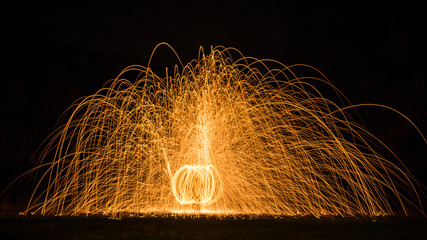 ogień płonąca metalowa wełna © Marcin