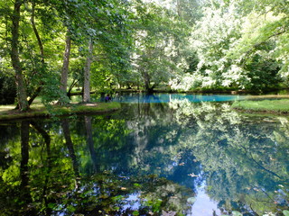 Fontaines bleues de St Dizant du Gua (17)