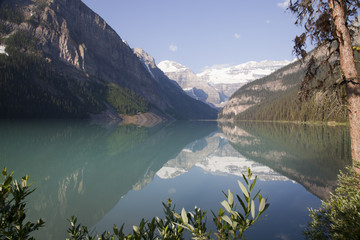 Fototapeta na wymiar Beautiful landscape of famous Lake Louise in Alberta, Canada