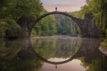 Vlies Fototapete Rakotzbrücke Brücke im Rhododendronpark in Kromlau, Deutschland
