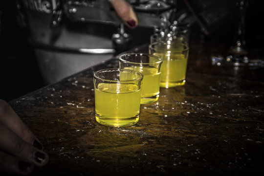 Chupitos de lim&oacute;n