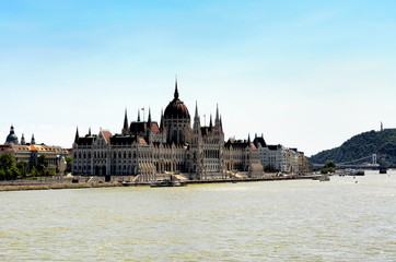 Fototapeta na wymiar Hungarian Parliament and Danube river, Budapest, Hungary