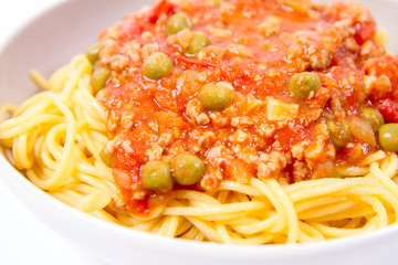 Gluten-free Spaghetti bolognese with pea (corn and rice pasta)