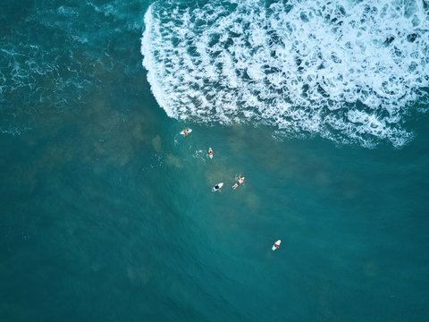 People doing surf