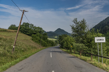 Road near Lesnica village in Pieniny national park © luzkovyvagon.cz