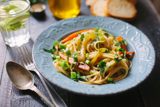 Spaghetti with fresh vegetables
