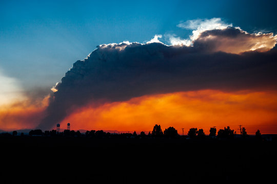 Evening wildland fire column