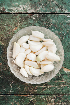 Peeled garlic cloves