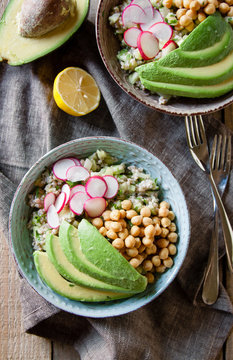 Tabbouleh with buckwheat, avocado and chickpeas