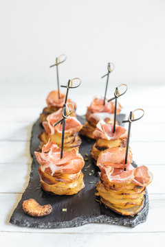 BBQ potatoes chips and prosciutto