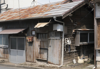 老朽化した平屋住宅　空き家　立て替え　解体前