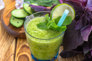 Green vegetable smoothie