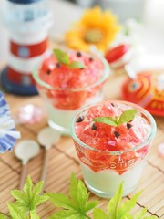 かわいい雑貨とスイカのゼリー