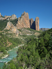 Paisaje montañoso en Huesca, España