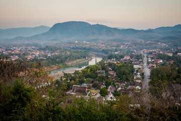 Fototapeta premium Buddhist Mount Phou Si temple