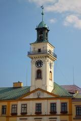 Zabytkowy ratusz w Cieszynie (Polska, województwo śląskie), wybudowany w 1496 roku, styl klasycystyczny.