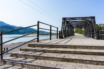 Fototapeta premium Personenbrücke aus Stahl