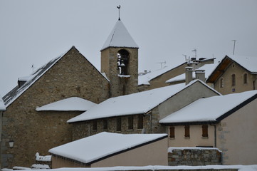 Eglise de Mont louis sous la neige